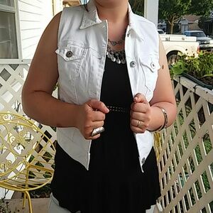 White denim crop vest
